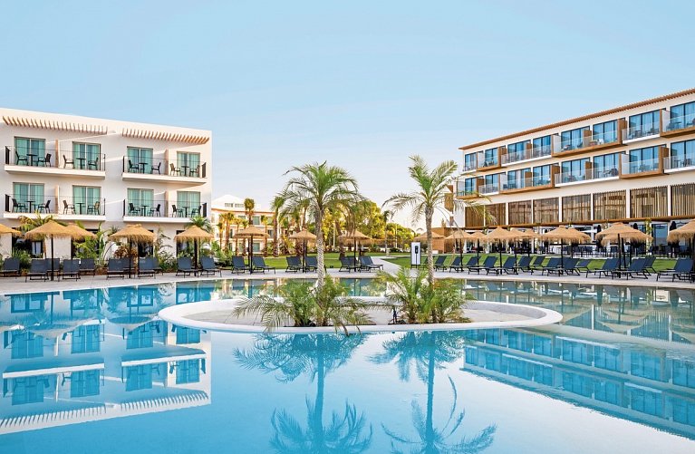 AP Cabanas Beach & Nature