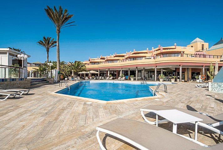 Esmeralda Maris by LIVVO