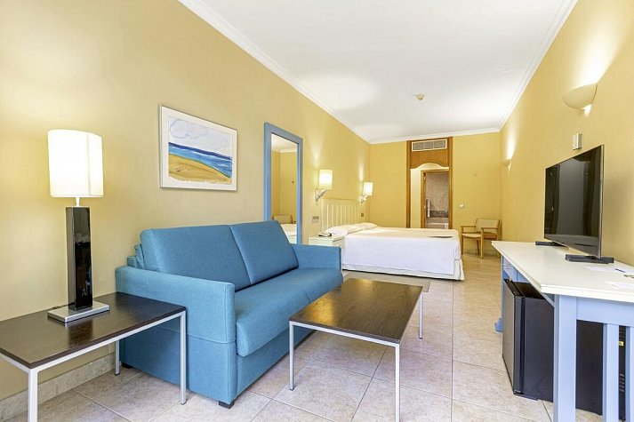 IFA Altamarena by Lopesan Hotels - Wohnbeispiel Familienzimmer Strassenseite (Zimmercodierung FB1)