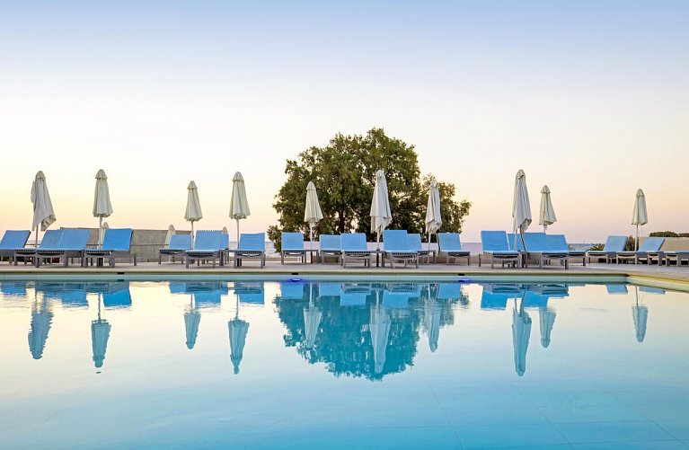 I Resort Beach Hotel & Spa