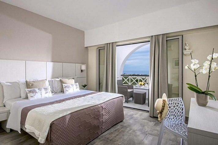 Matheo Villas & Suites - Wohnbeispiel Doppelzimmer Gartenblick (Zimmercodierungen DPG & DPN)