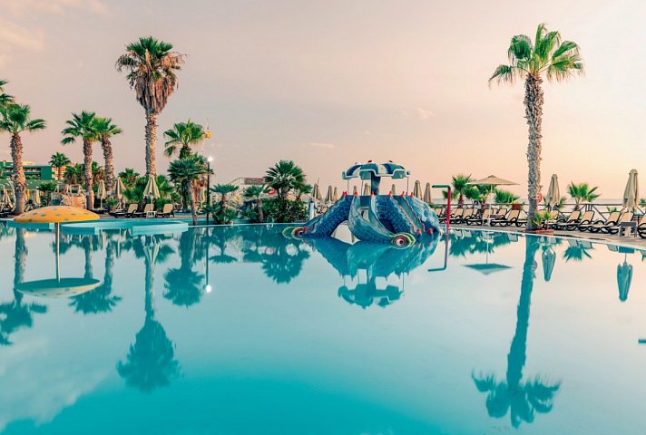 Star Beach Village