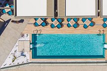 Mare Blue & Suites