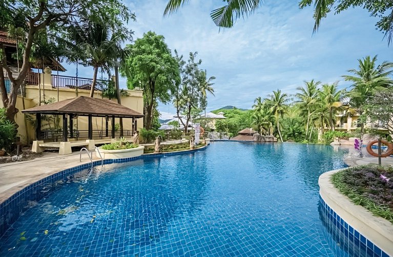 Horizon Karon Beach Resort & Spa
