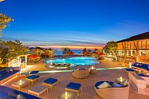 Diamond Cliff Resort & Spa - Ocean View Pool Bar