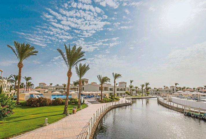 Pickalbatros Dana Beach Resort