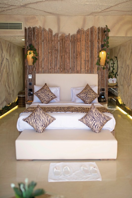 Caves Beach Resort