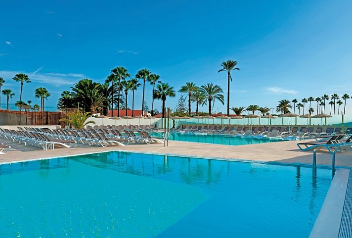 HL Miraflor Suites