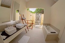 Hondaafushi Island Resort - Beispiel Bad Deluxe Beach Bungalow (Zimmercodierung BB2)