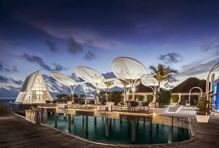 Furaveri Island Resort & Spa