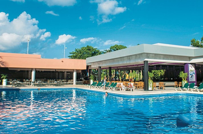 RIU Lupita