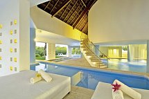 BlueBay Grand Esmeralda