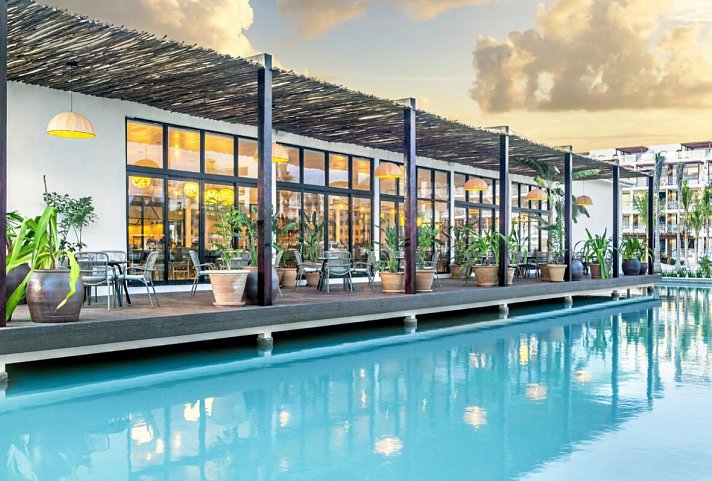 Ocean Riviera Paradise