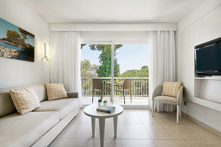 Iberostar Waves Club Cala Barca - Wohnbeispiel (Zimmercodierungen JB1, JB2, J1M, J2M, AB1, AB2, OB1 & OB2)