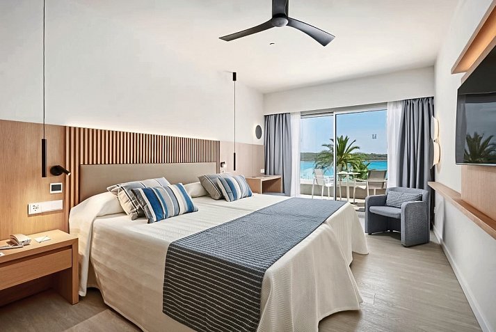 Hipotels Mediterraneo - Wohnbeispiel Doppelzimmer Premium Meerblick (Zimmercodierung DMM)