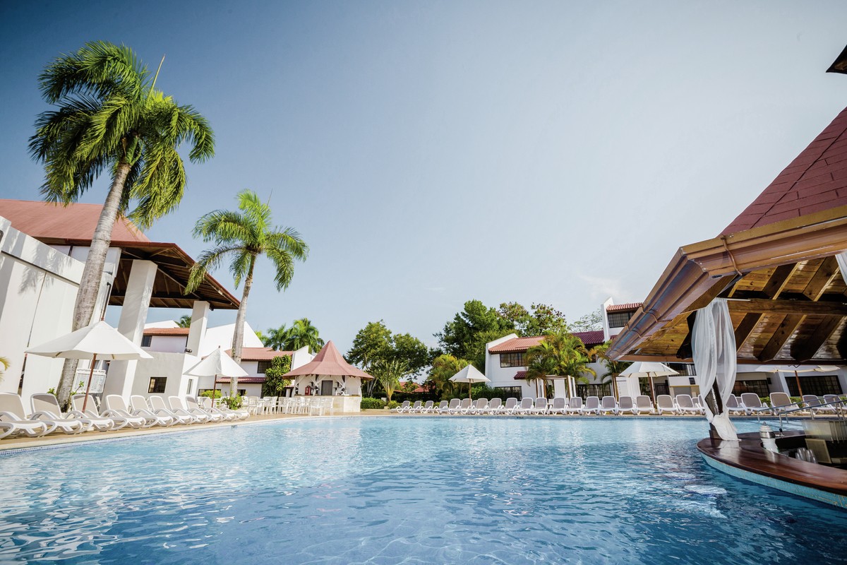 BlueBay Villas Doradas