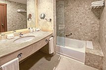 Iberostar Waves Punta Cana - Beispiel Bad Premium Room (Zimmercodierungen D2G, D7M, DB1, DBD & DBP)