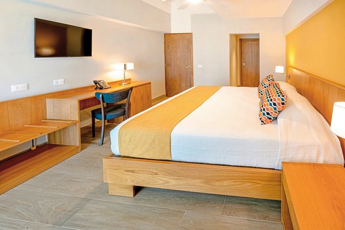 Coral Costa Caribe Beach Resort