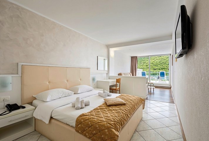 Narcis - Wohnbeispiel Doppelzimmer Meerseite 2-4 Personen (Zimmercodierungen DBC, D1C & DB2)