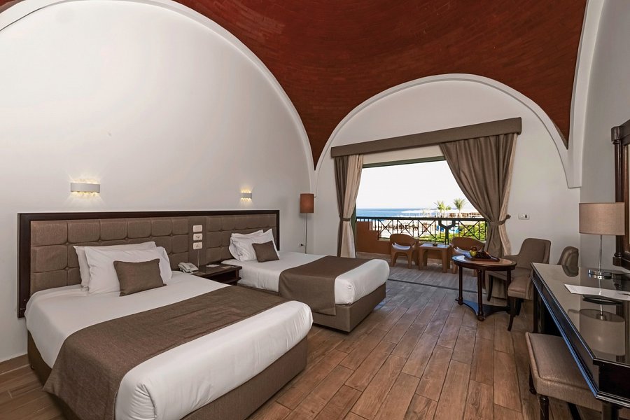 Akassia Swiss Resort - Wohnbeispiel Doppelzimmer seitl.Meerblick/Meeresfront (Zimmercodierungen DGN, DCN, DBO & DCO)