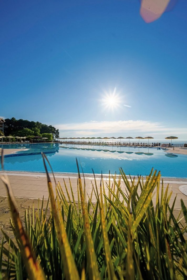 HVD Riviera Beach Hotel